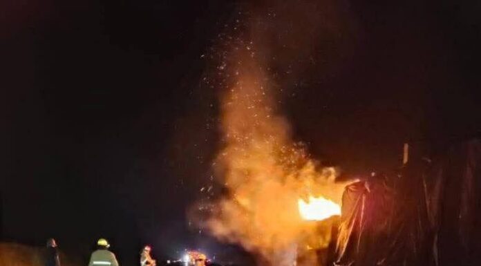 Incendio de tráiler paraliza tráfico en carretera Victoria–Zaragoza