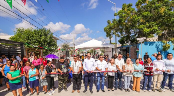 Inauguró Carlos Peña Ortiz pavimentación hidráulica en Villas de Esmeralda