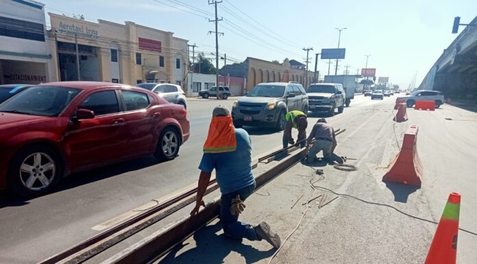 Aviso a los automovilistas por obras en el distribuidor vial Villas de la Joya