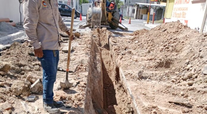 Avanza COMAPA en rehabilitación de drenaje sanitario en colonia Las Cumbres