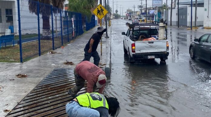 Trabaja COMAPA en mantenimiento de pluviales para prevenir encharcamientos