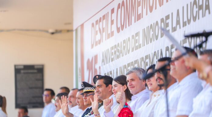 Apreciaron familias colorido Desfile Cívico-Militar del 215 Aniversario de la Lucha por la Independencia en Reynosa