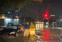 Lluvias en Ciudad Victoria arrastran autos y dejan heridos