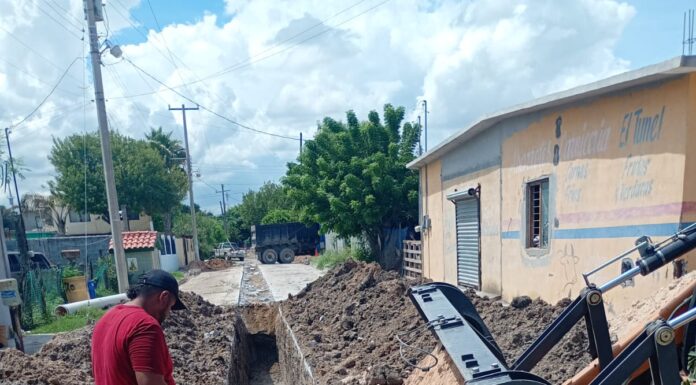 Inició COMAPA rehabilitación de drenaje sanitario en la colonia Pedro J. Méndez