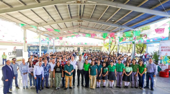 Apoyó Carlos Peña Ortiz entrega de Becas Rita Cetina en la Secundaria número 10
