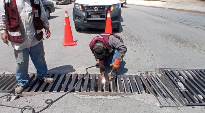 Efectúa Gobierno de Carlos Peña Ortiz aseguramiento de rejillas pluviales por robos