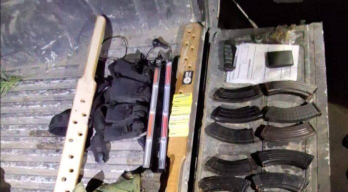 Guardia Estatal asegura camionetas y arsenal en Padilla