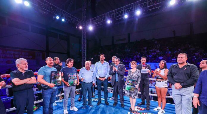 Reynosa luce el Cinturón WBC: Berchelt se impone