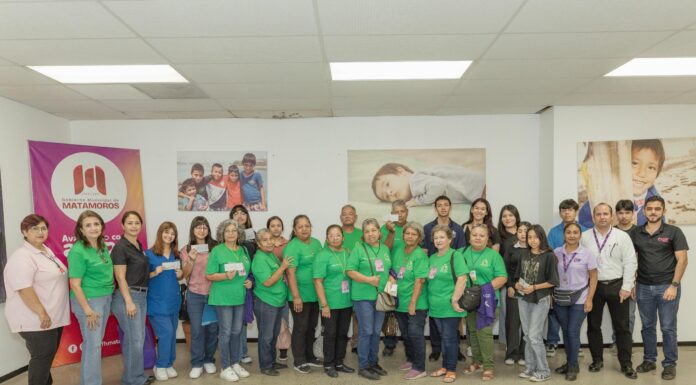 DIF Matamoros entrega becas “Tamaulipas te Agradece” a jóvenes y adultos mayores