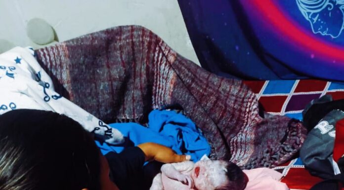 Milagro en Escobedo: Policías ayudan en el nacimiento de una bebé durante la madrugada