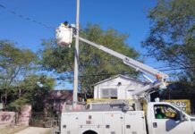 Supervisó Alcalde Carlos Peña Ortiz programa de reparación de alumbrado público