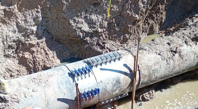 Trabaja COMAPA Reynosa en la reparación del emisor sanitario en la colonia Manuel Tárrega