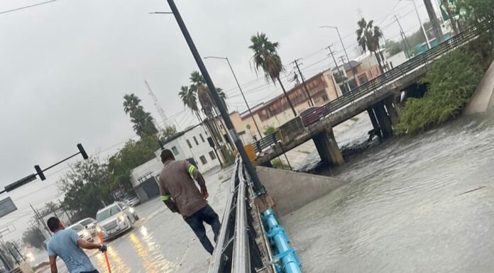 Realiza COMAPA limpieza de pluviales en diferentes sectores