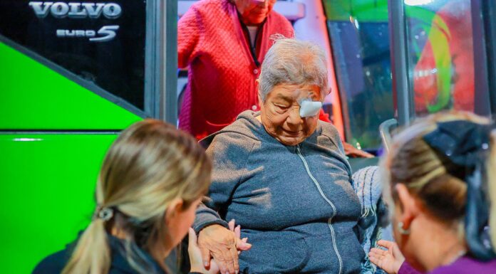 Alcalde Carlos Peña Ortiz mejora la vista de 300 personas gracias a la campaña de cirugías de cataratas 2025