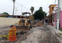 Atiende COMAPA reporte de fuga de drenaje sanitario en la colonia La Cañada