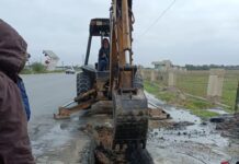 Atiende COMAPA fuga de agua residual en la Carretera Reynosa–Río Bravo