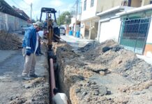 Inició COMAPA rehabilitación de drenaje sanitario en colonia Arcoiris