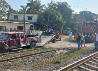 Tren embiste camioneta en el centro de Altamira y deja un lesionado leve