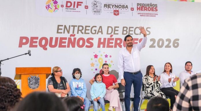 Abrazan DIF y Municipio a los Pequeños Héroes