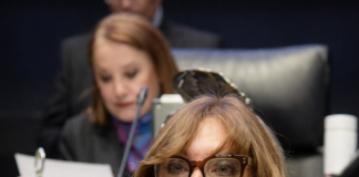 Senado analiza propuesta de Maki Ortiz