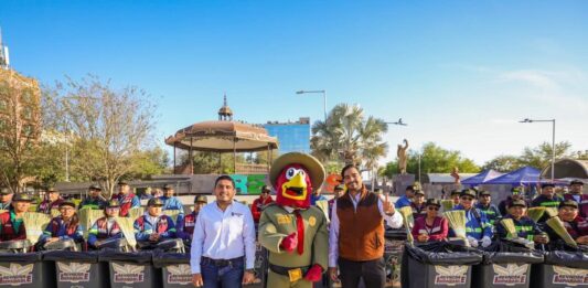 Fortalece Carlos Peña Ortiz equipamiento de trabajadores municipales
