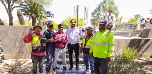 Colocaron jóvenes y Alcalde una Cápsula del Tiempo en la plaza principal de Reynosa