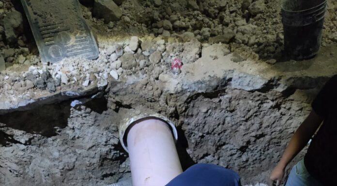 Da continuidad COMAPA a acciones de rehabilitación sanitaria en la col. Benito Juárez