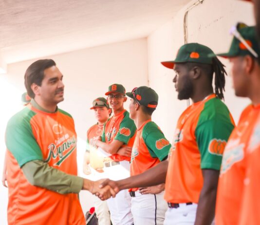 Celebran aficionados Beisbol Profesional con Carlos Peña Ortiz el 277 Aniversario de la Fundación de Reynosa
