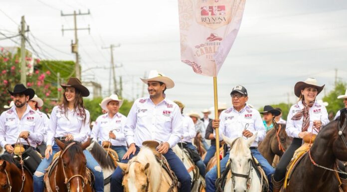 Celebró Carlos Peña Ortiz la Tradicional Cabalgata 2026 con jinetes de la región