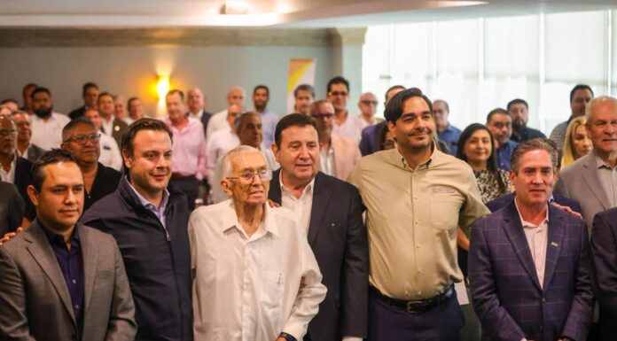 Reconoce CANADEVI apoyo de Carlos Peña Ortiz al desarrollo de vivienda