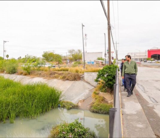 Supervisó Alcalde Carlos Peña Ortiz el desazolve del Dren Reynosa