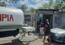 Apoya COMAPA con suministro de agua por medio de pipas en la col. Rincón de las Flores
