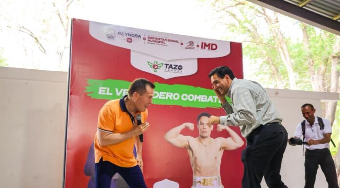 Presentó Carlos Peña Ortiz conferencia motivacional con el Campeón Mundial Julio César Chávez