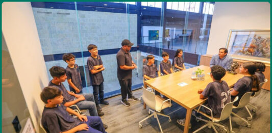 Alcalde reconoce talento infantil de Leones Negros