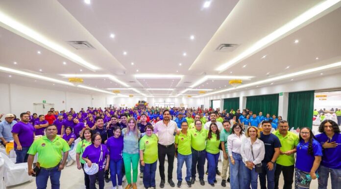 Felicitó Carlos Peña Ortiz a trabajadores en su convivio del Día del Trabajo