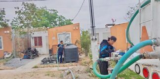 Abastece COMAPA de Reynosa con camiones cisterna a colonias del Sector Granjas