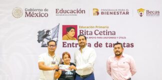 Encabezó Carlos Peña Ortiz entrega de tarjetas de Beca Rita Cetina