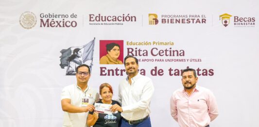 Encabezó Carlos Peña Ortiz entrega de tarjetas de Beca Rita Cetina