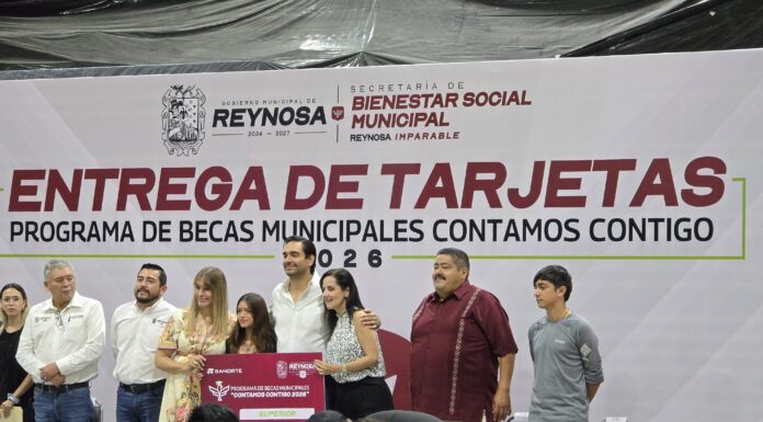 Gobierno de Reynosa entrega tarjetas de becas 2026