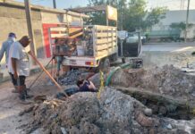 Repara COMAPA fuga de agua potable en la colonia 16 de Septiembre