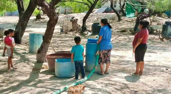 Área ejidal de Reynosa también es atendida con reparto de agua potable