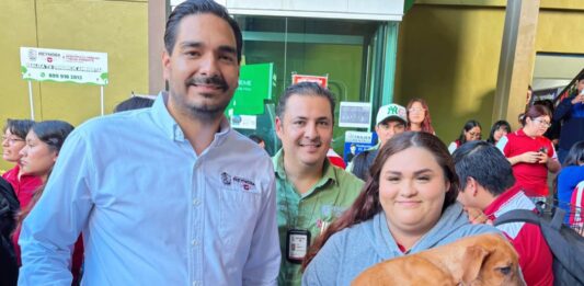 Promueve Carlos Peña Ortiz adopción de perros y gatos sin hogar