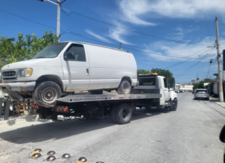 Reynosa recupera espacios públicos con retiro de vehículos abandonados