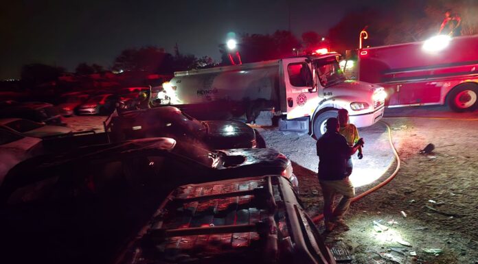 Atendieron Bomberos de Reynosa incendio en yonke
