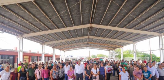 Apoya Alcalde Carlos Peña Ortiz a usuarios de Jarachina Sur con el programa de bienestar social Subsidio del Agua