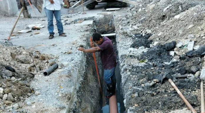 Inició COMAPA rehabilitación de drenaje sanitario en la colonia Narciso Mendoza